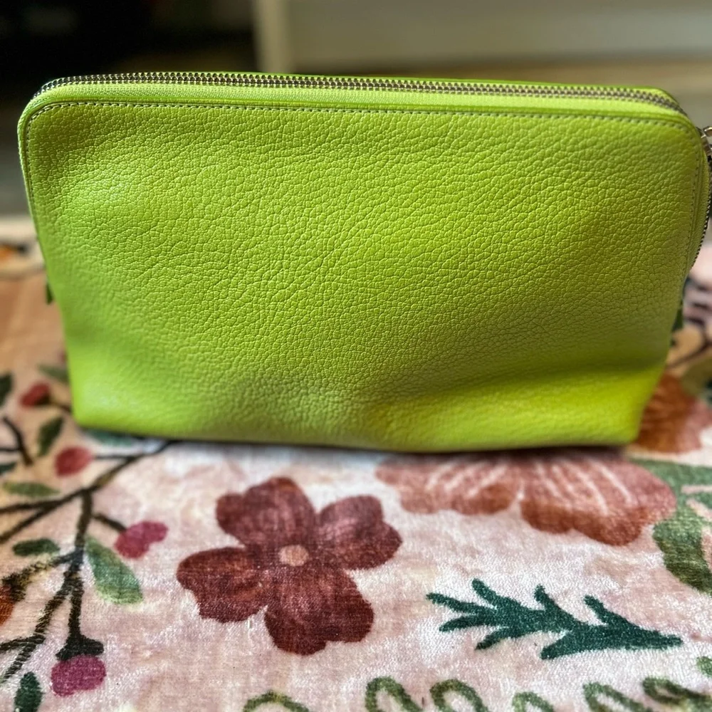 Tumi Bright Green Leather Pouch - Picture 2 of 4
